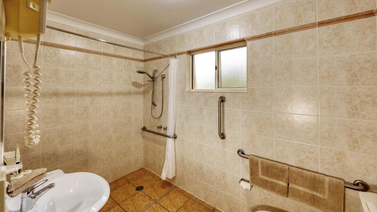 Edward Parry Motel And Apartments 탬워스 외부 사진