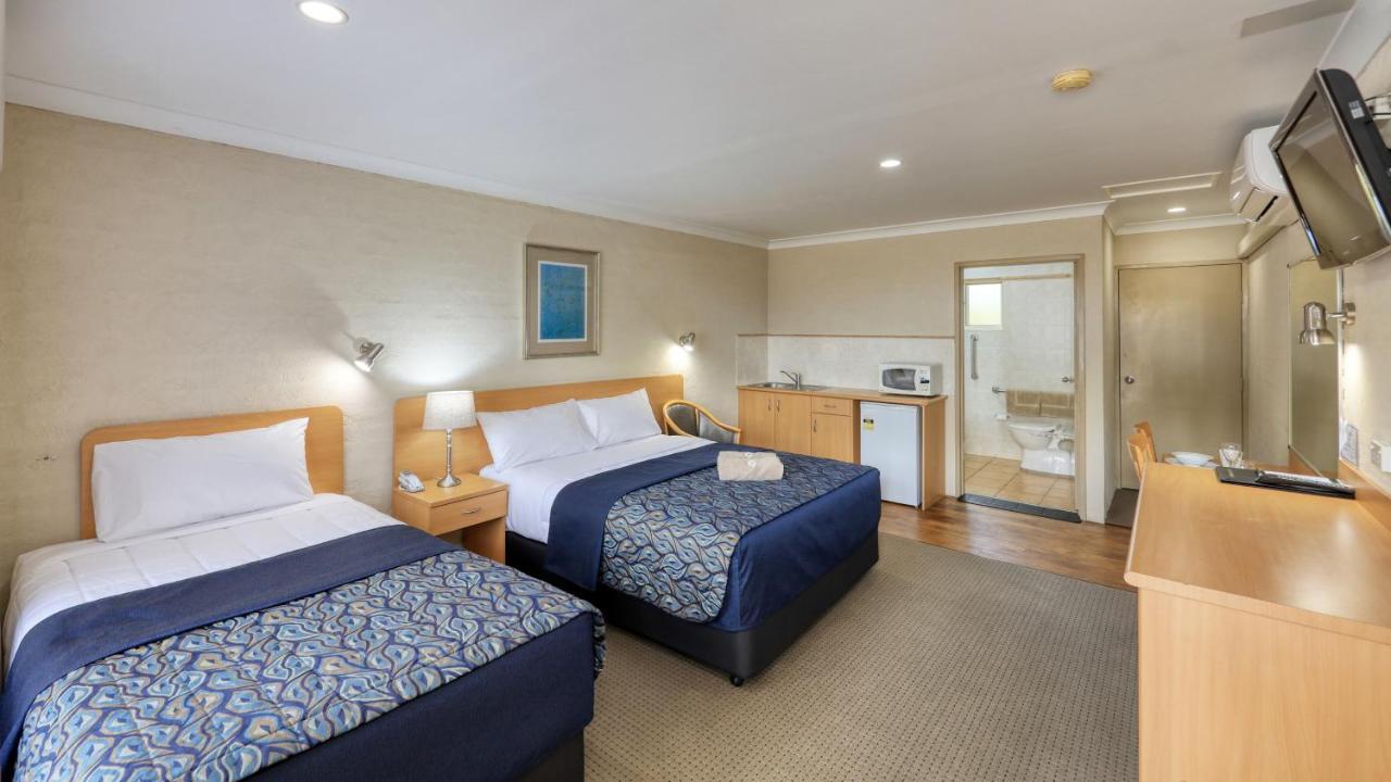 Edward Parry Motel And Apartments 탬워스 외부 사진