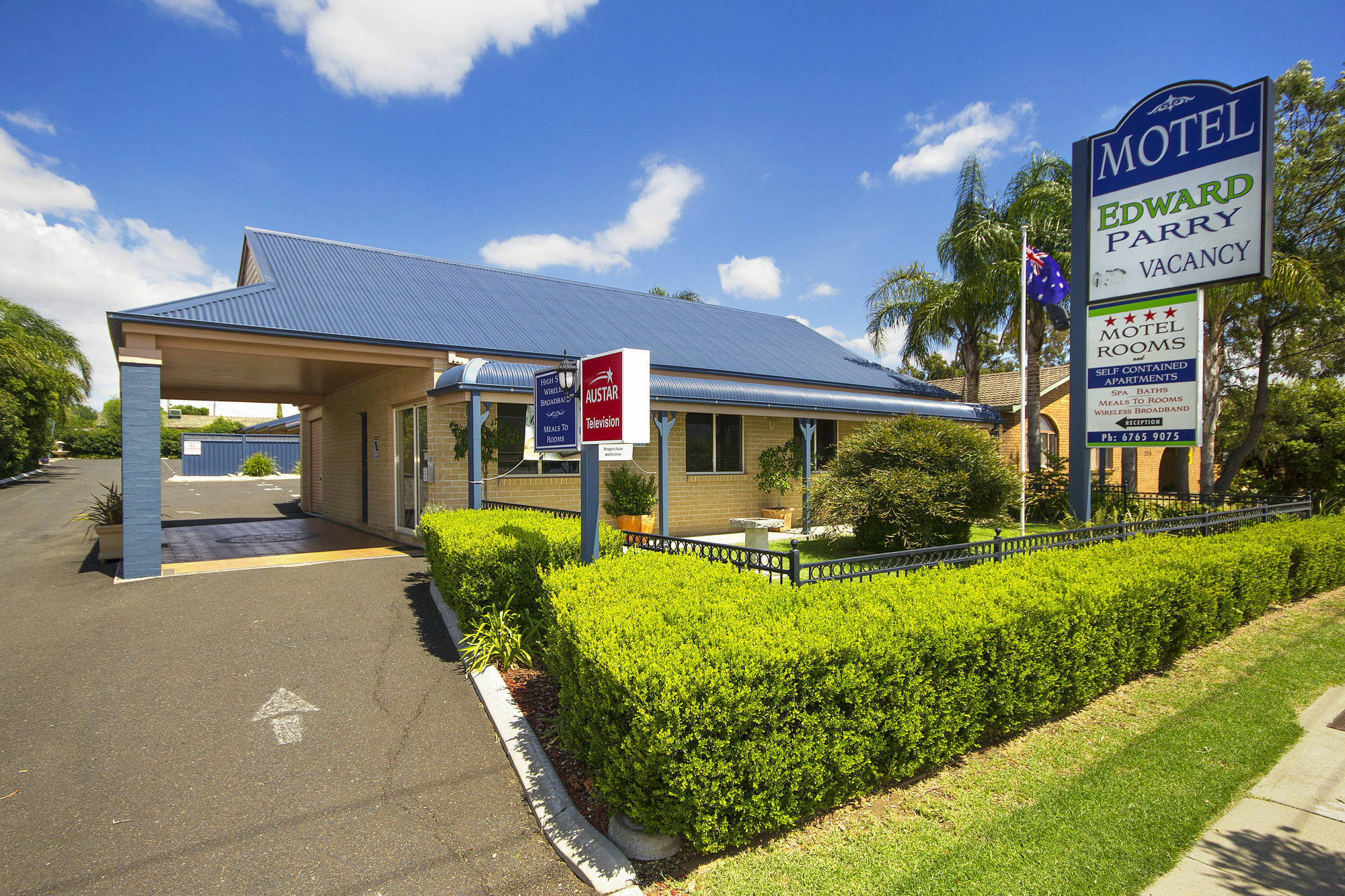Edward Parry Motel And Apartments 탬워스 외부 사진
