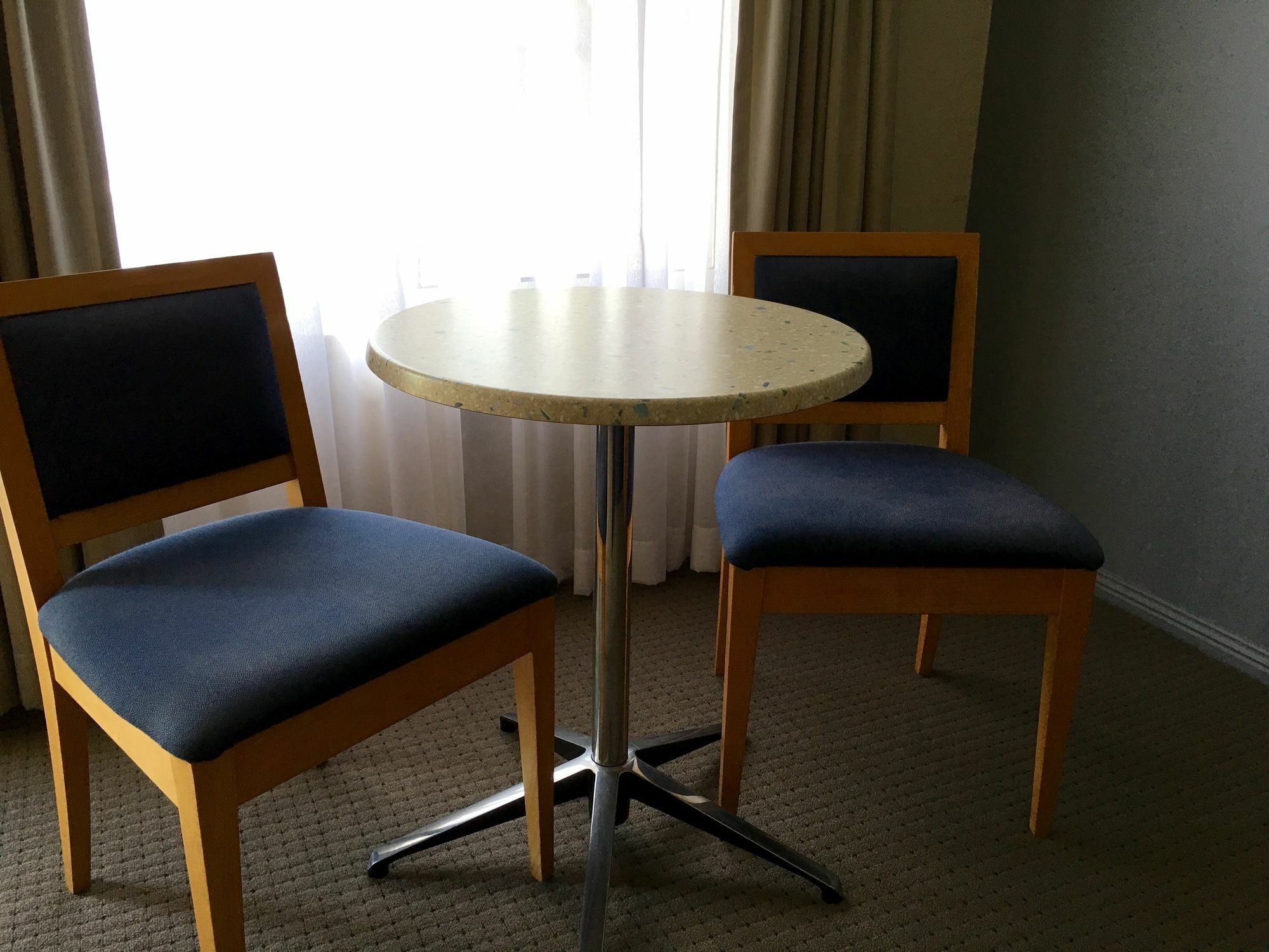 Edward Parry Motel And Apartments 탬워스 외부 사진
